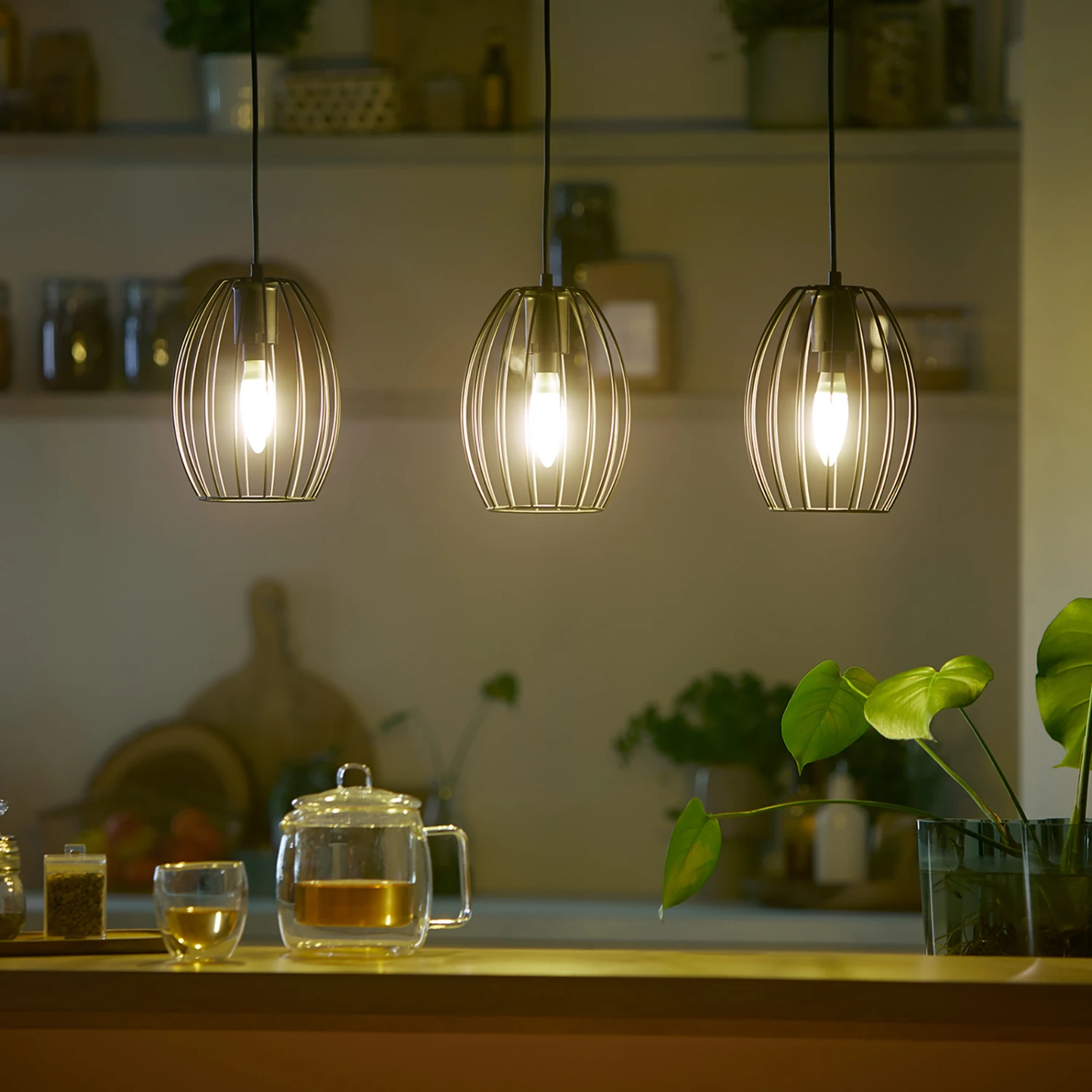 Philips LED-Lampe E14 B35 2,3W 485lm 3.000K 2er 5 Philips LED-Lampe E14 B35 2,3W 485lm 3.000K 2er – Bild 3