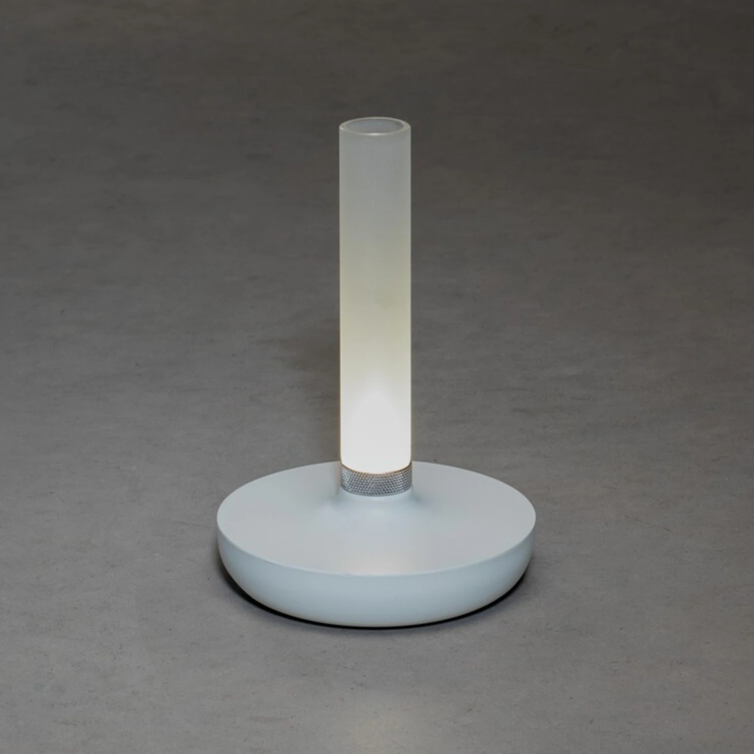 Konstsmide LED-Tischleuchte Biarritz, IP54, Akku, CCT, Weiß 5 Konstsmide LED-Tischleuchte Biarritz, IP54, Akku, CCT, Weiß – Bild 3