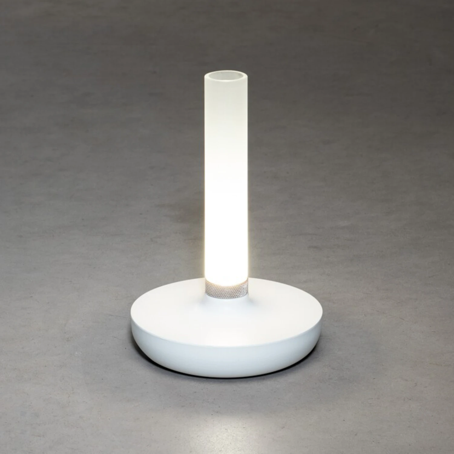 Konstsmide LED-Tischleuchte Biarritz, IP54, Akku, CCT, Weiß 7 Konstsmide LED-Tischleuchte Biarritz, IP54, Akku, CCT, Weiß – Bild 5