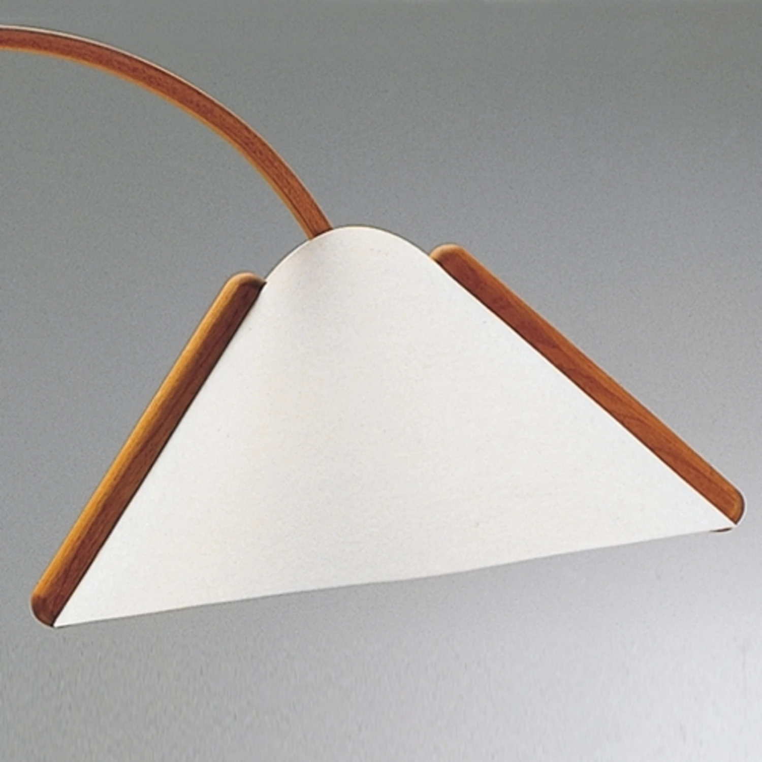 Stehleuchte Arcade Mit Holzgestell 4 Stehleuchte Arcade Mit Holzgestell – Bild 2