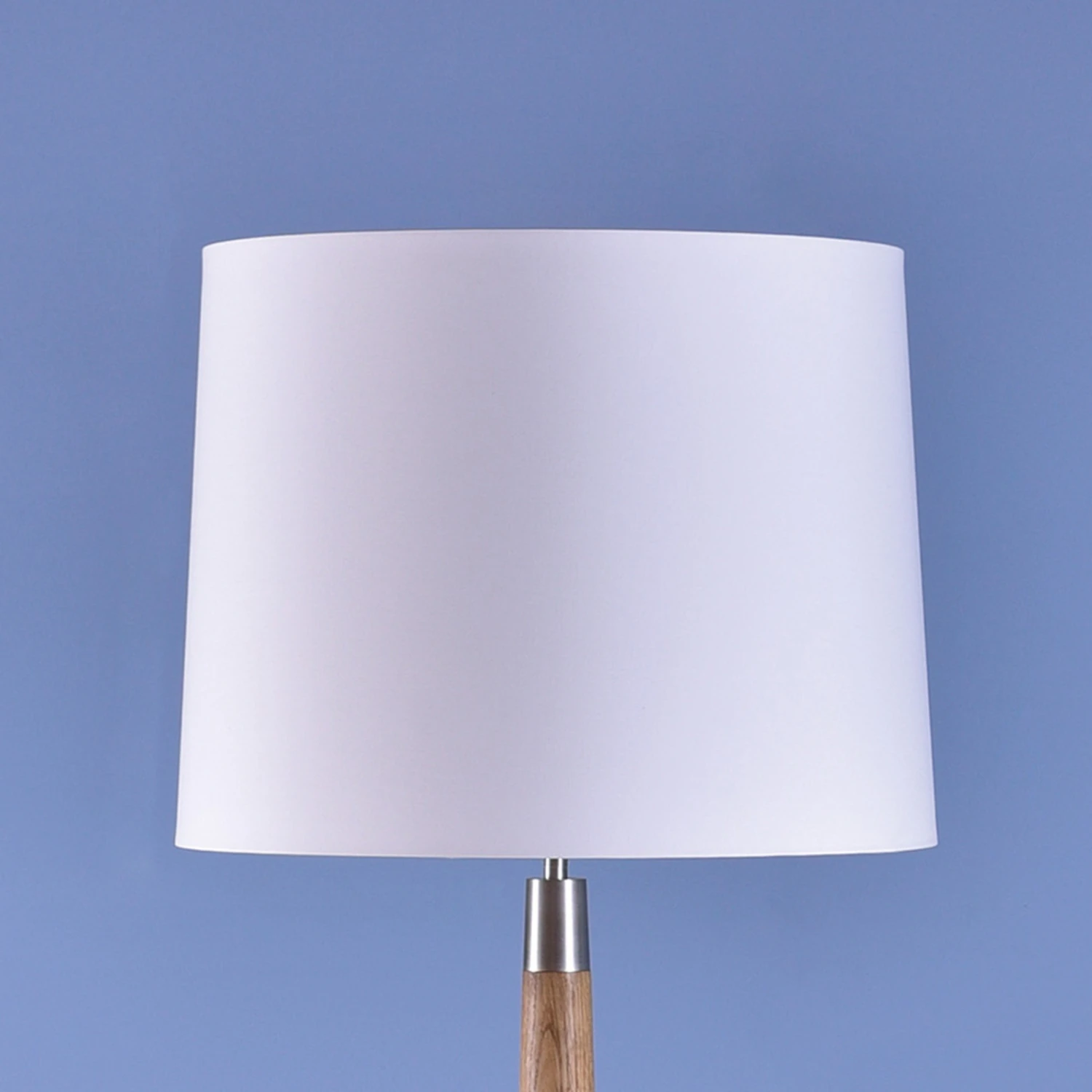 HerzBlut Conico Stehleuchte, Weiß, Eiche Geölt 4 HerzBlut Conico Stehleuchte, Weiß, Eiche Geölt – Bild 2