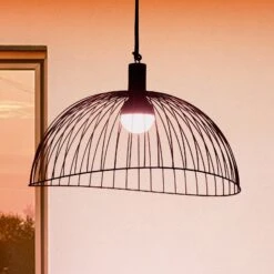 Akku-LED-Pendelleuchte David, Eisenschirm, Dimmbar