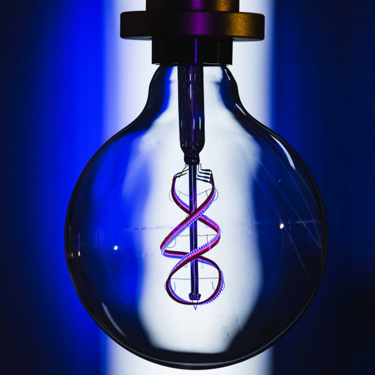 LEDVANCE SMART+ WiFi Filament Globe RGBW E27 4,5W 7 LEDVANCE SMART+ WiFi Filament Globe RGBW E27 4,5W – Bild 5