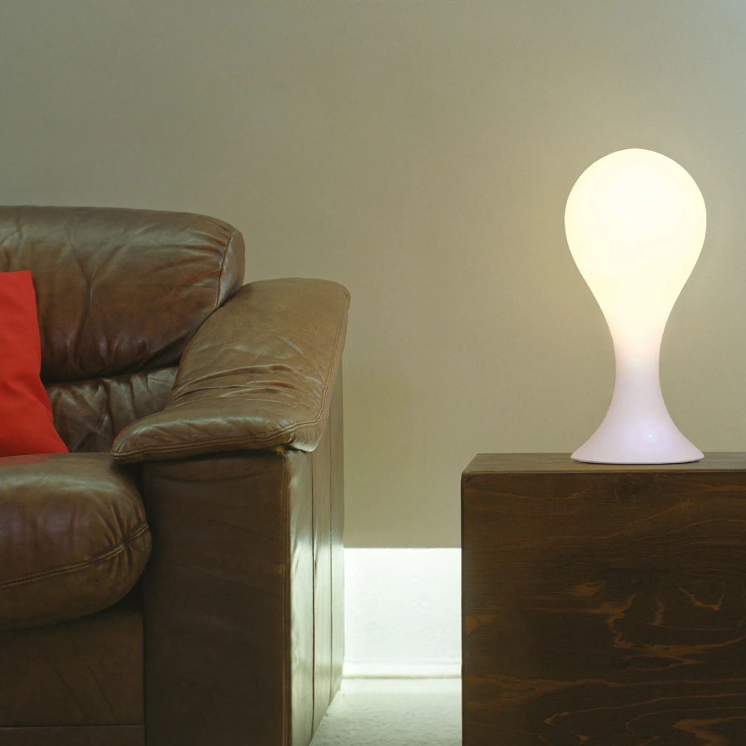 Next Drop_4 Small - Tischleuchte In Tropfenform 8 Next Drop_4 Small - Tischleuchte In Tropfenform – Bild 6