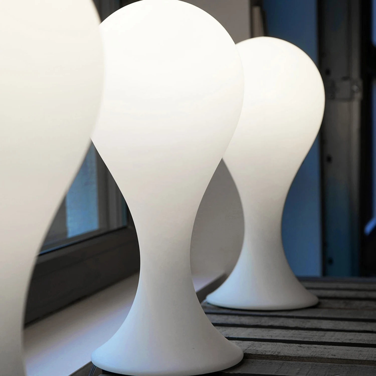 Next Drop_4 Small - Tischleuchte In Tropfenform 9 Next Drop_4 Small - Tischleuchte In Tropfenform – Bild 7