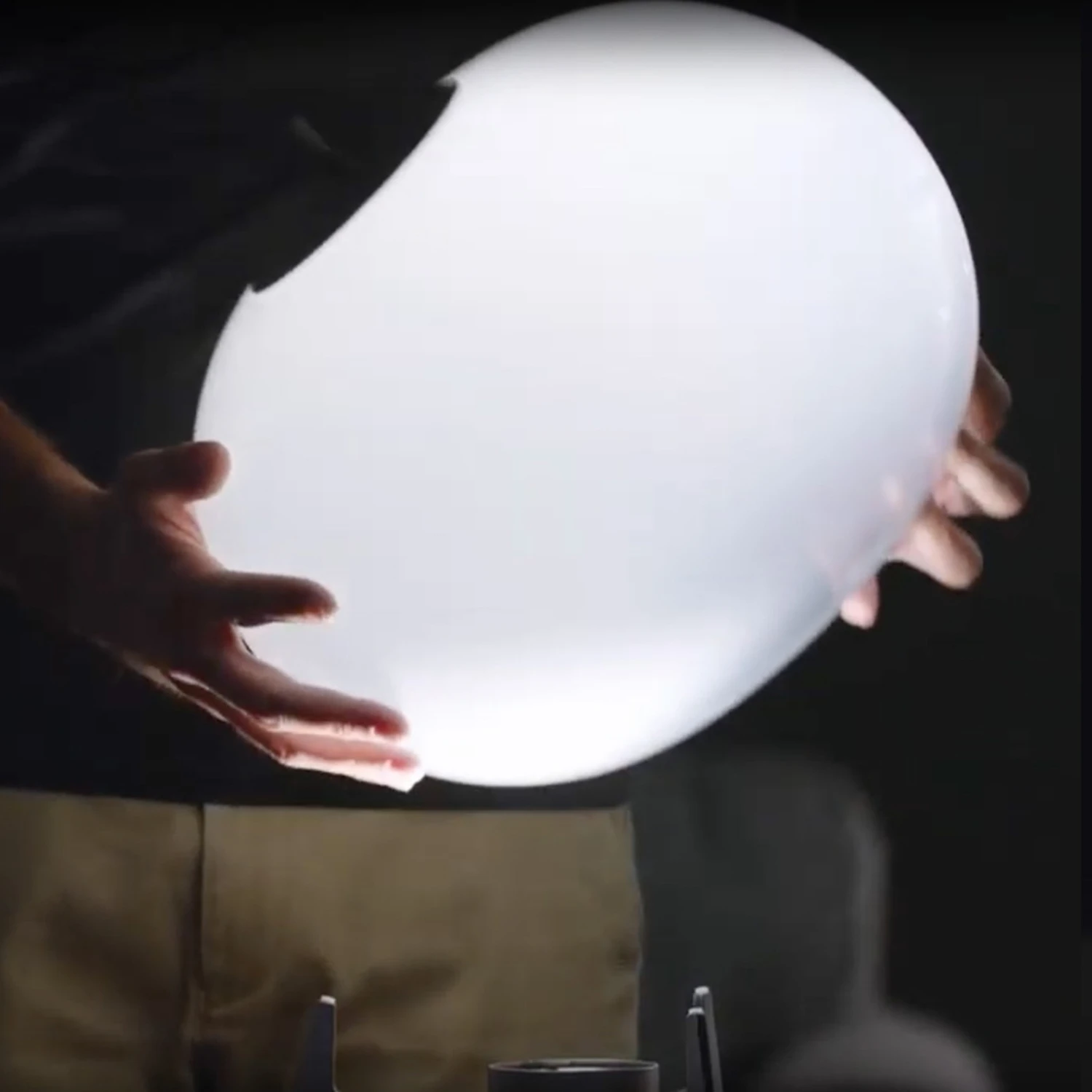 OLEV Antartic Designer-Tischleuchte Opal/titan 6 OLEV Antartic Designer-Tischleuchte Opal/titan – Bild 4