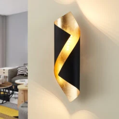 Lindby Wrenjo LED-Wandlampe, Schwarz, 31 Cm