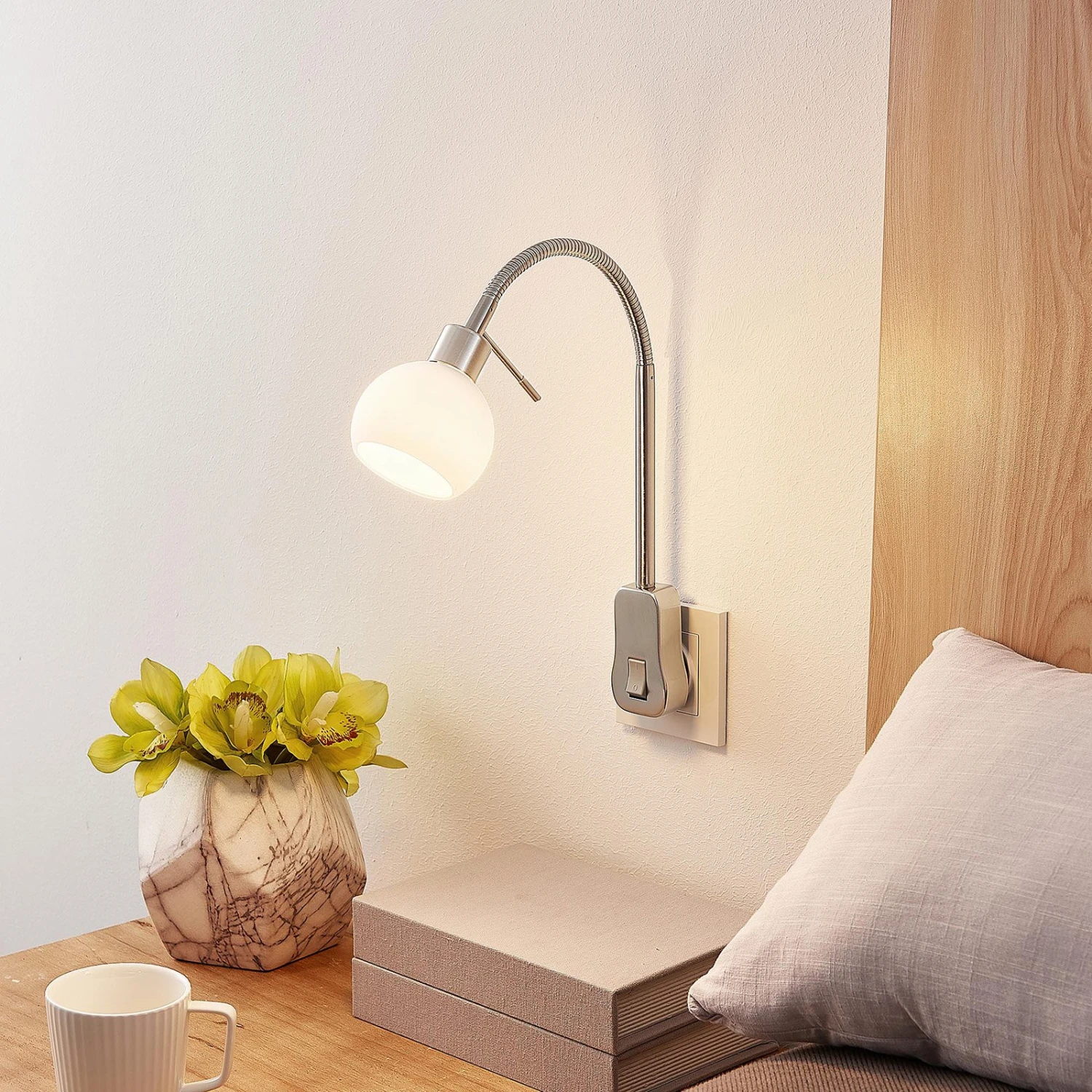 Lindby Aeryn Steckdosenleuchte, Flexarm, Schalter 4 Lindby Aeryn Steckdosenleuchte, Flexarm, Schalter – Bild 2