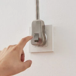 Lindby Aeryn Steckdosenleuchte, Flexarm, Schalter 18 Lindby Aeryn Steckdosenleuchte, Flexarm, Schalter -Beleuchtung Rabatte 8032242 7