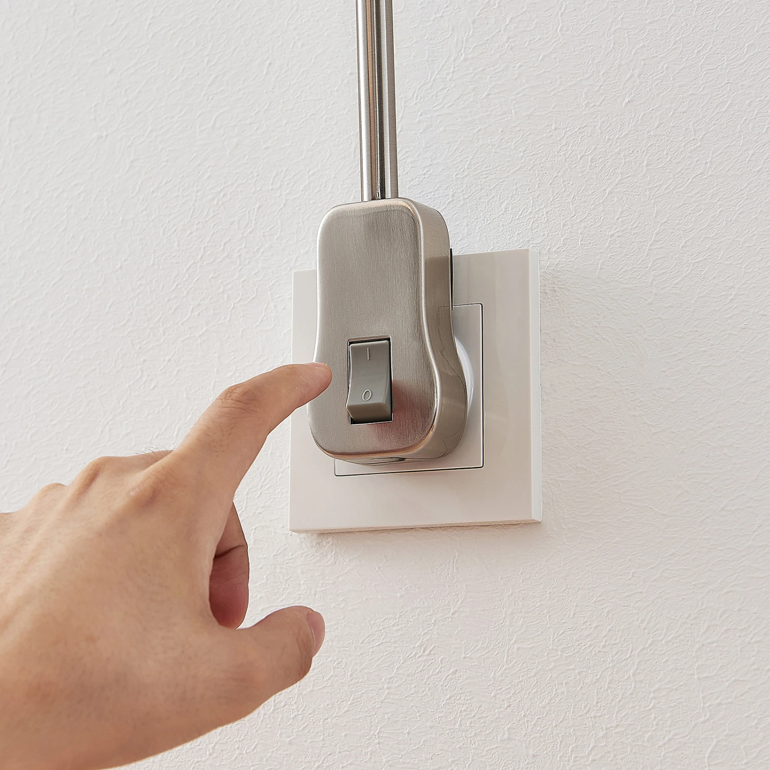 Lindby Aeryn Steckdosenleuchte, Flexarm, Schalter 10 Lindby Aeryn Steckdosenleuchte, Flexarm, Schalter – Bild 8