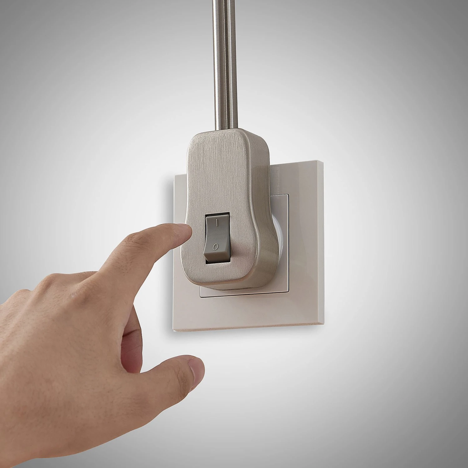 Lindby Aika Steckdosenleuchte, Flexarm, Schalter 10 Lindby Aika Steckdosenleuchte, Flexarm, Schalter – Bild 8