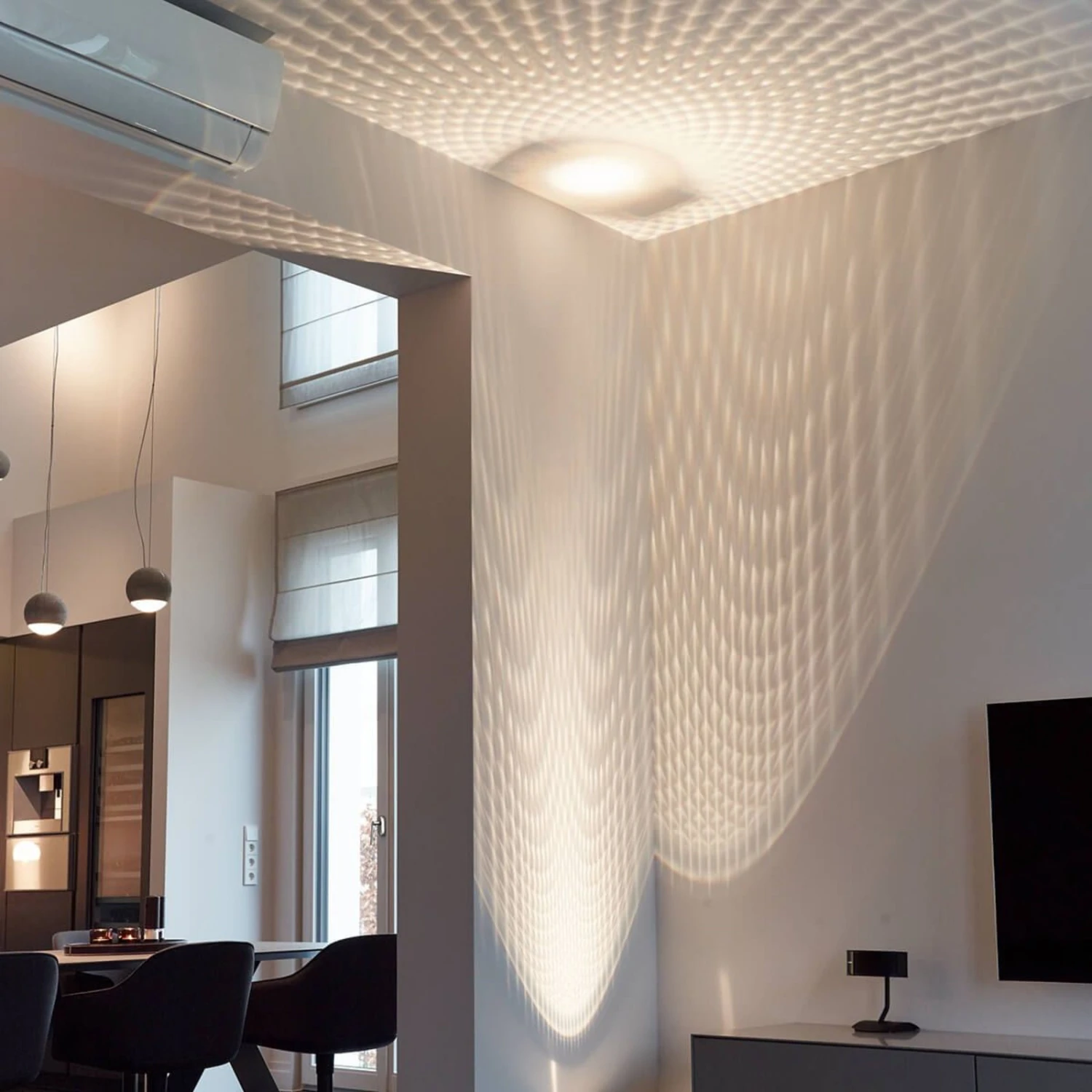 TECNOLUMEN Egyptian Eye, Schwarze Bodenleuchte 5 TECNOLUMEN Egyptian Eye, Schwarze Bodenleuchte – Bild 3