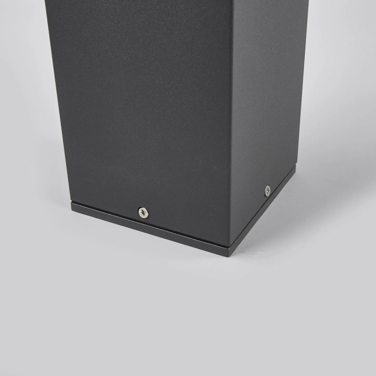 Lucande Eckige LED-Wegeleuchte Nicola, IP54 8 Lucande Eckige LED-Wegeleuchte Nicola, IP54 – Bild 6