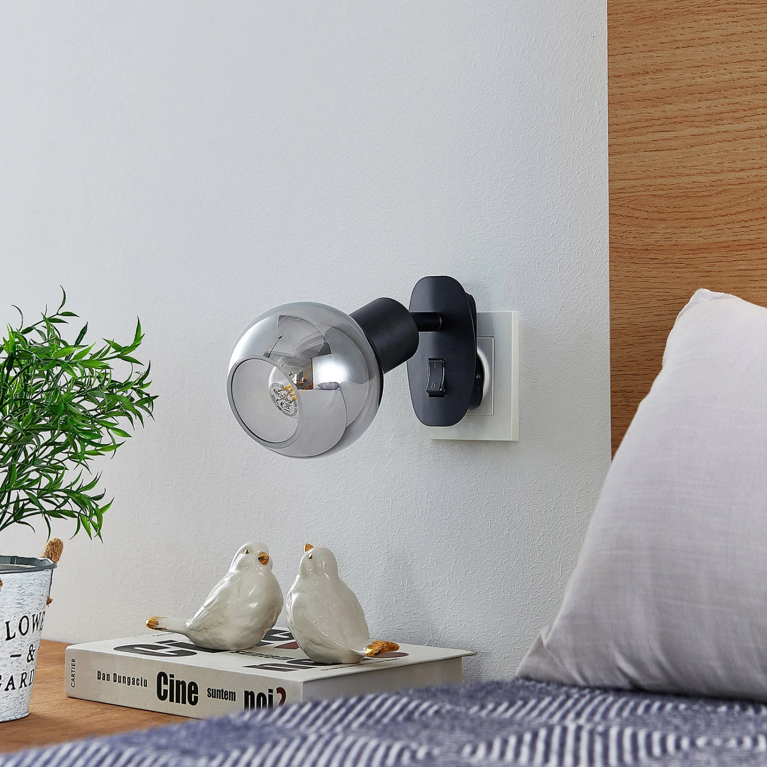 Lindby Lioma Steckdosenleuchte, Neigbar, Schwarz 4 Lindby Lioma Steckdosenleuchte, Neigbar, Schwarz – Bild 2