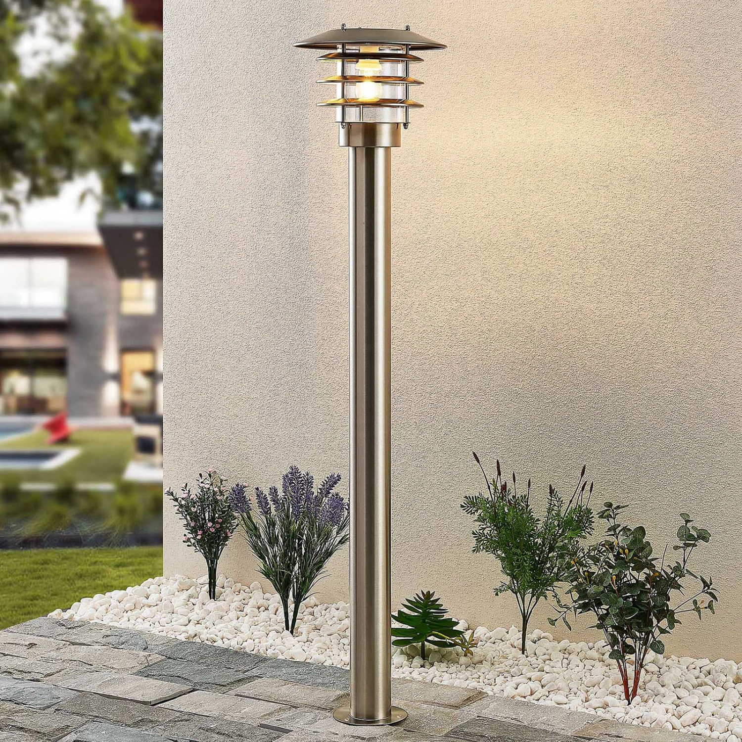 Lindby Dimara Solarbetriebene LED-Wegeleuchte 3 Lindby Dimara Solarbetriebene LED-Wegeleuchte